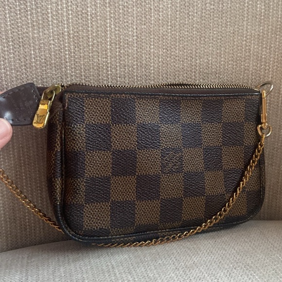 Louis Vuitton Damier Mini Chain Pochette - Picture 10 of 12